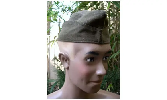 Calot Armée Tchèque marron 