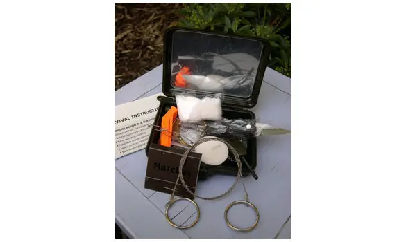 Kit de survie militaire